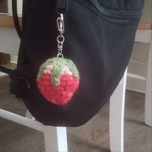🍓 Strawberry Keychain. Handmade Crochet Amigurumi.